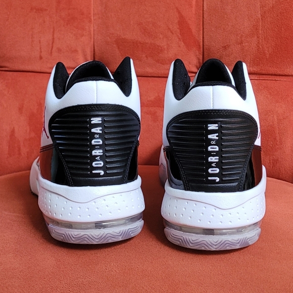 Jordan Max Aura 2 CK6636 102 Men's Size 11 White/Gym Red-Black - Picture 4 of 11